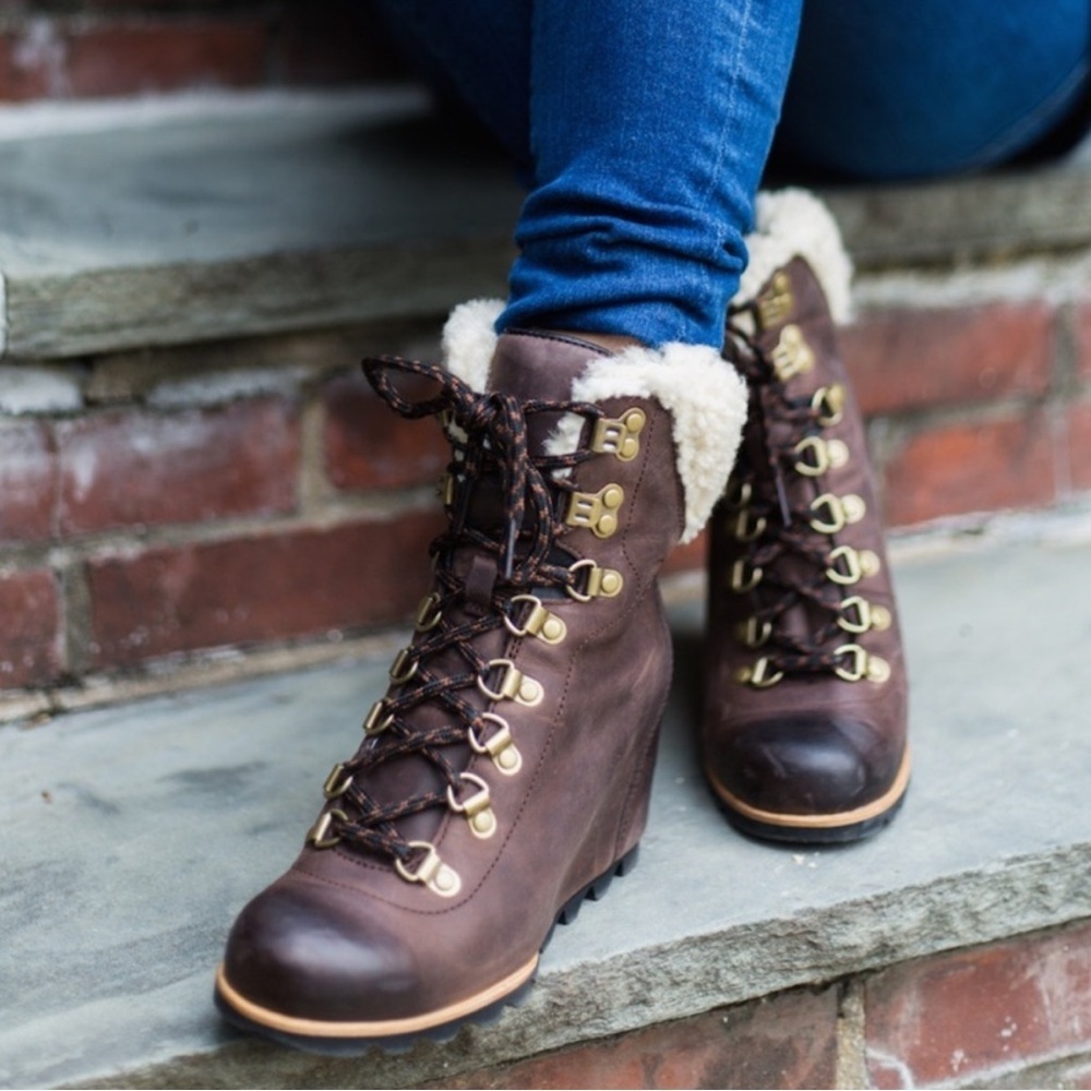 SOREL Conquest Shearling Lined Hidden Wedge Genuine Leather Lace Up Winter Boots
